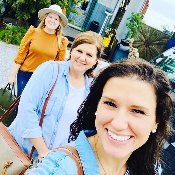 POSH AMBASSADOR CARLA - FAST SHIPPER/TOP RATED SELLER - Picture 2 of 2